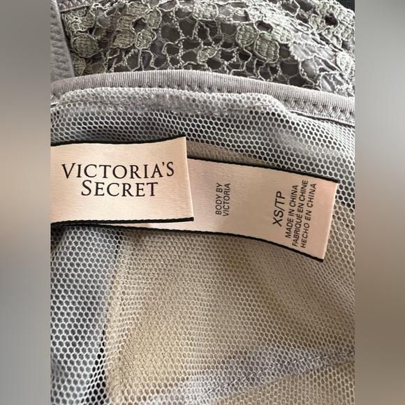 VICTORIA'S Secret Front Closure Lavendar Lace Racerback Bralette XSmall - Picture 3 of 3
